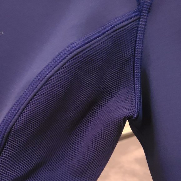 Lululemon Mock Cropped Jacket - size 8 - Picture 6 of 6